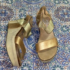 OTBT - Bushnell Gold Platform Wedges